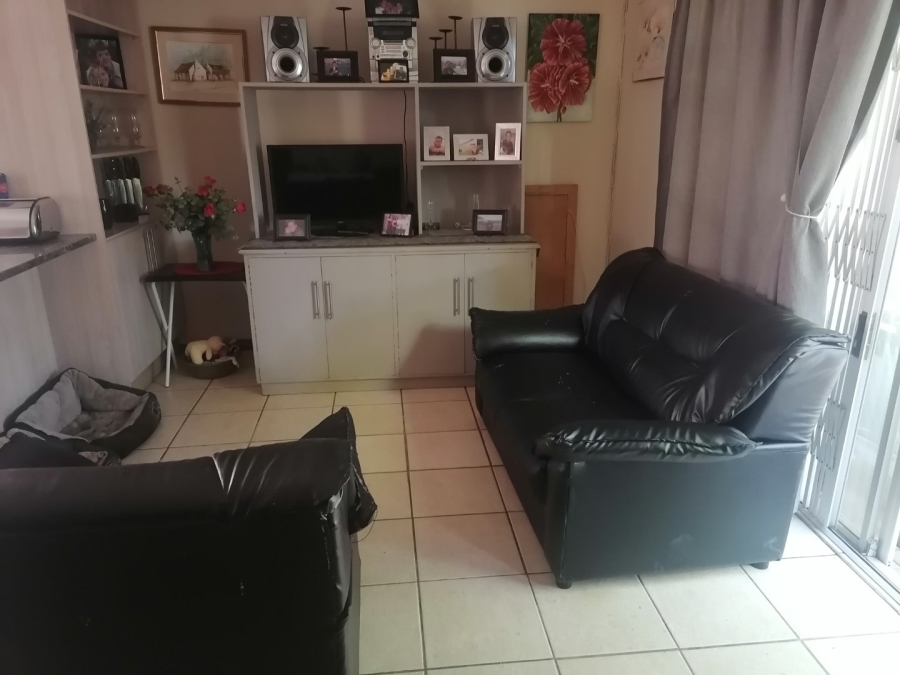 2 Bedroom Property for Sale in Uitsig Free State